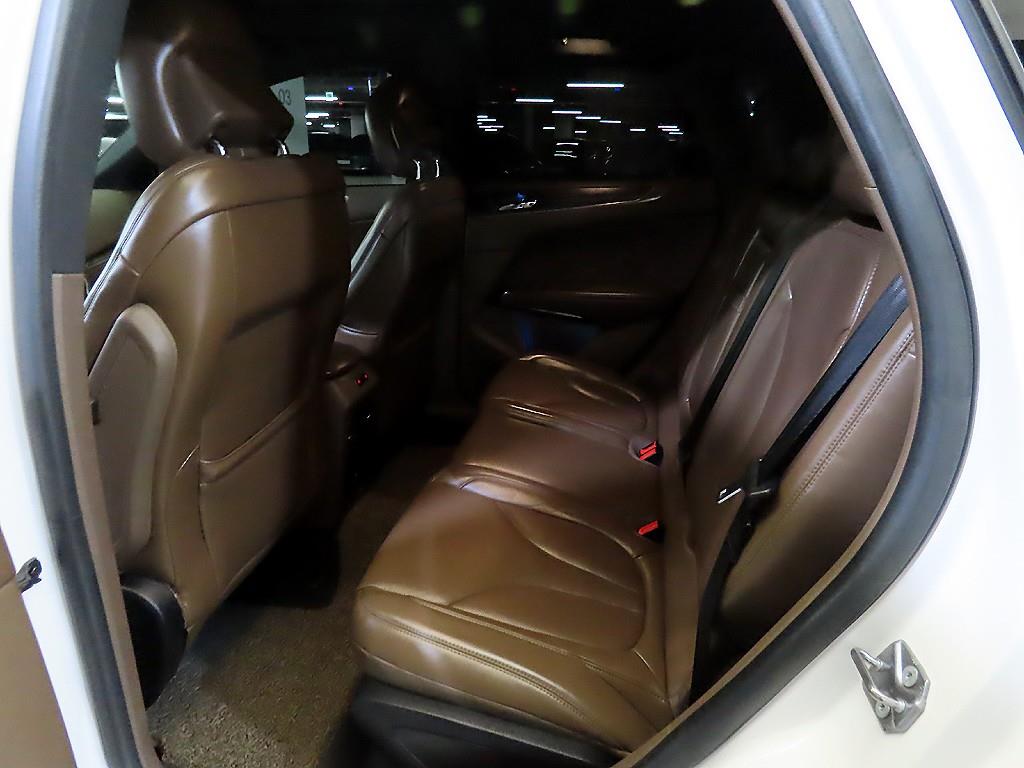 Lincoln MKC - Vista 7