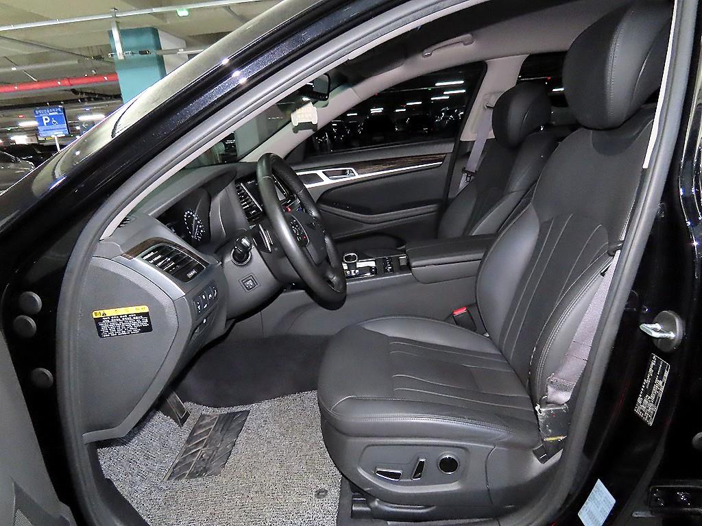 Genesis G80 - Vista 6