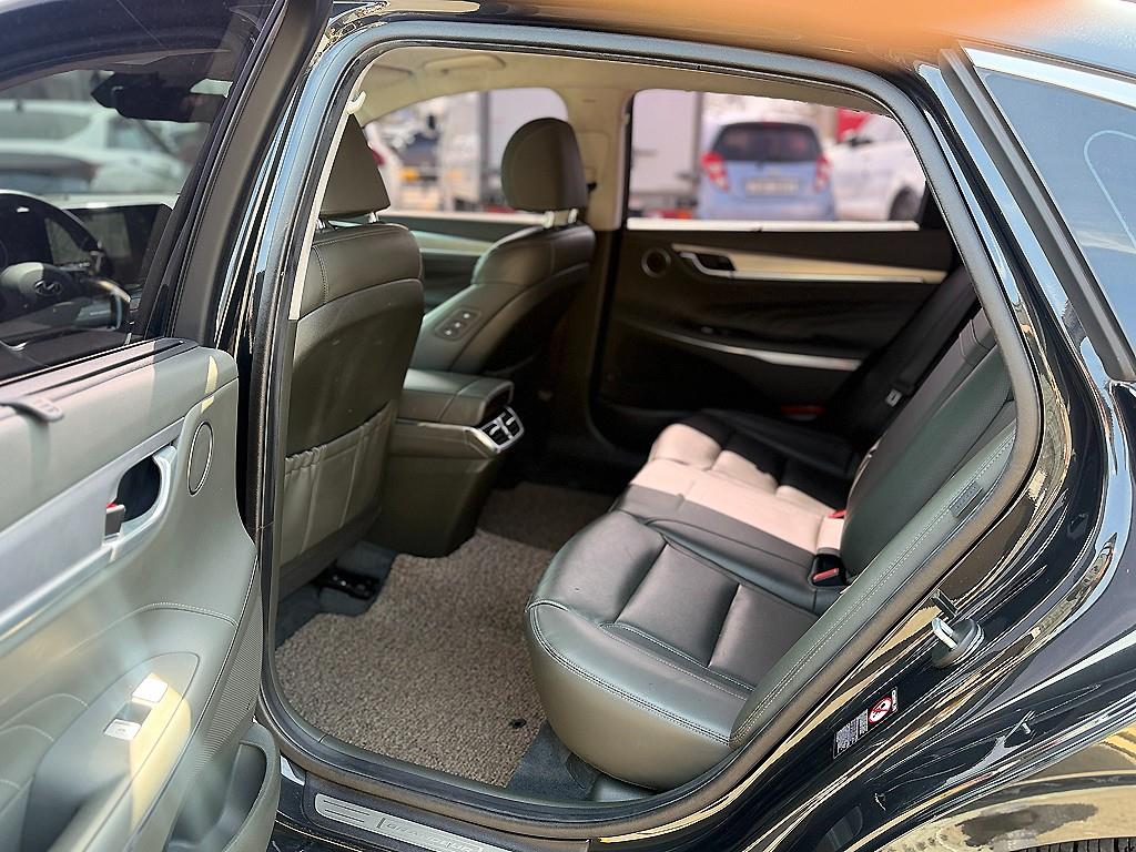 HYUNDAI Grandeur - Vista 7