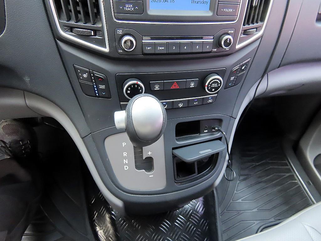 HYUNDAI Starex - Vista 11