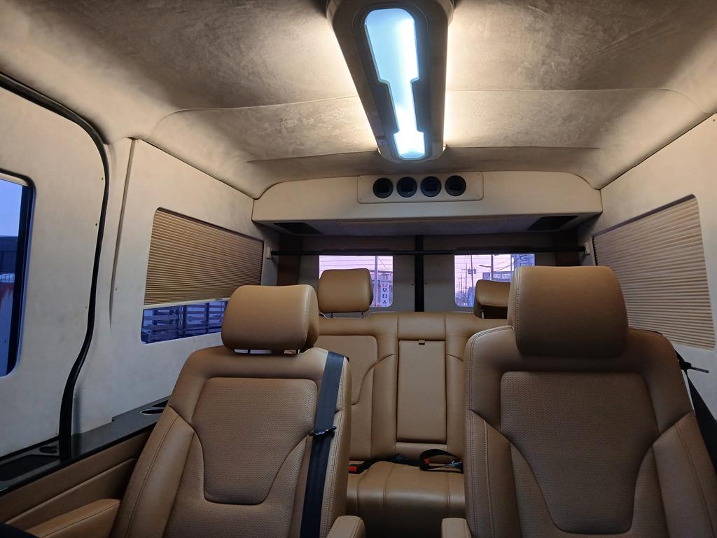Mercedes Benz Sprinter - Vista 8
