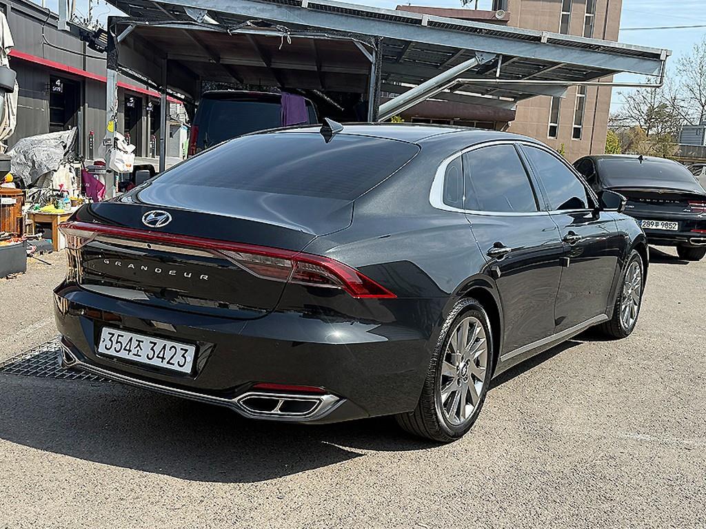 HYUNDAI Grandeur - Vista 4