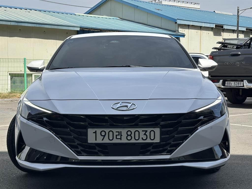 HYUNDAI Avante - Vista 3