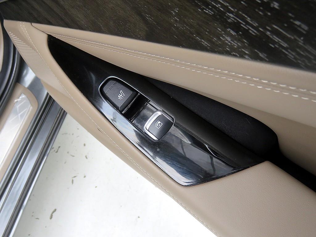 KIA K8 - Vista 10