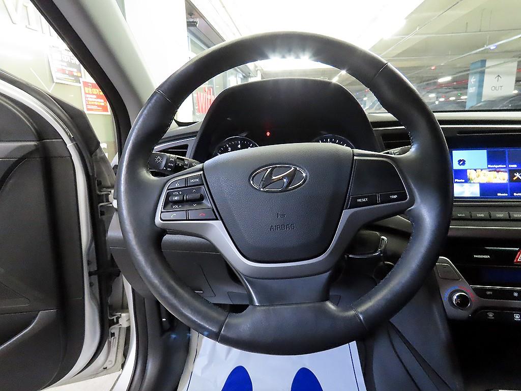 HYUNDAI Avante - Vista 8