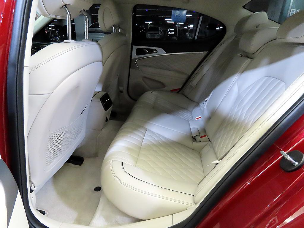 Genesis G70 - Vista 7