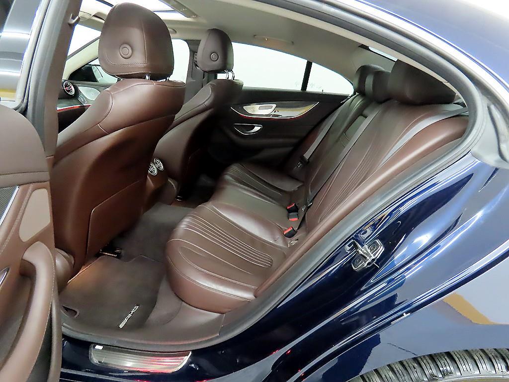 Mercedes Benz CLS Class - Vista 6