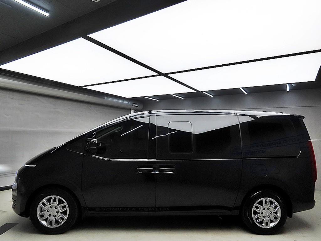 HYUNDAI Staria - Vista 4