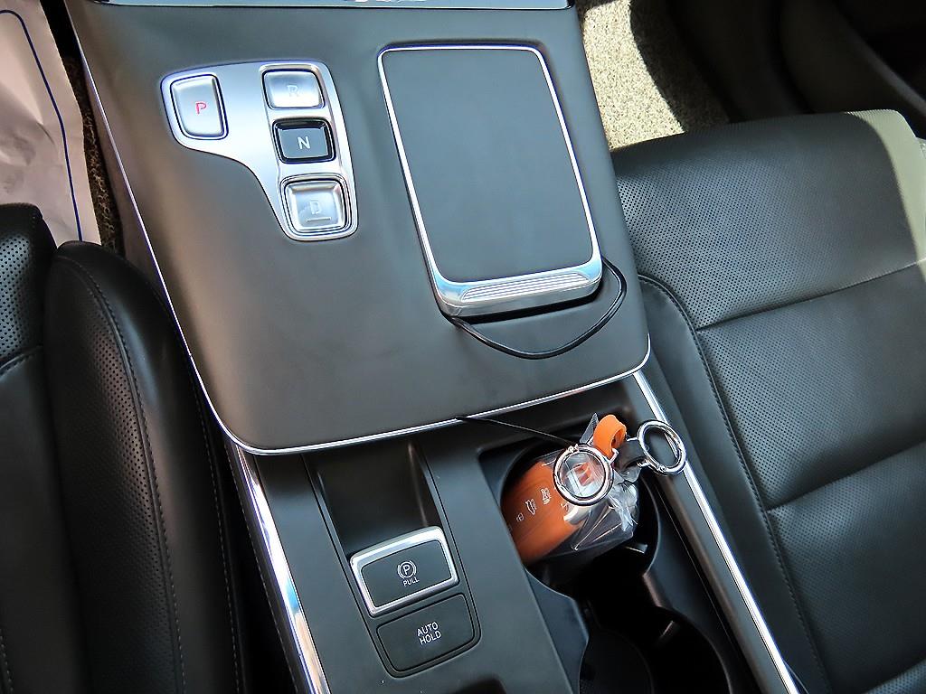 HYUNDAI Grandeur - Vista 10
