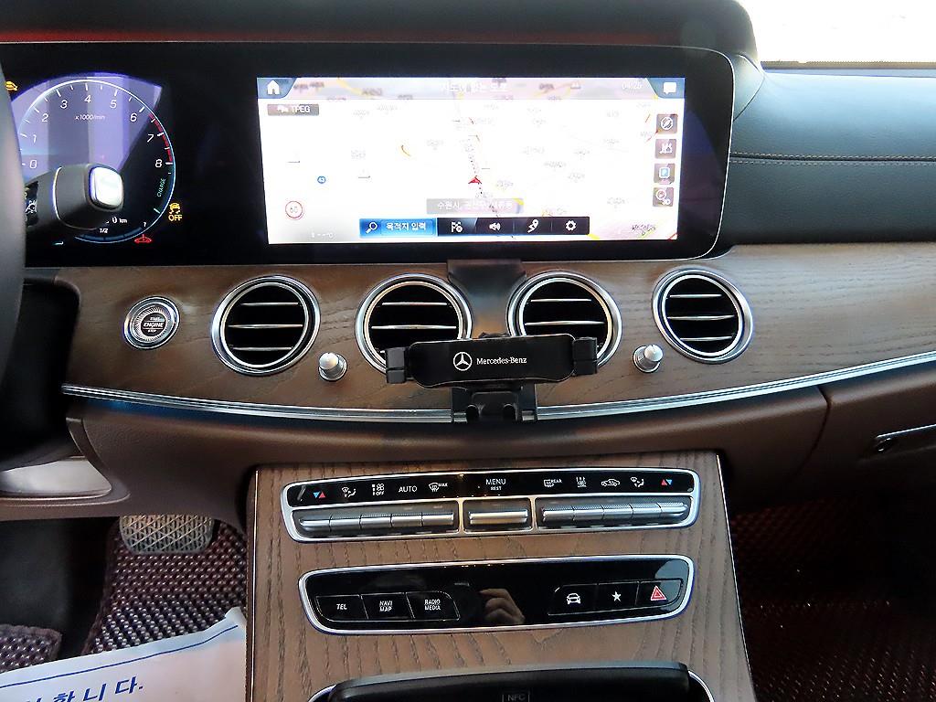 Mercedes Benz E class - Vista 12