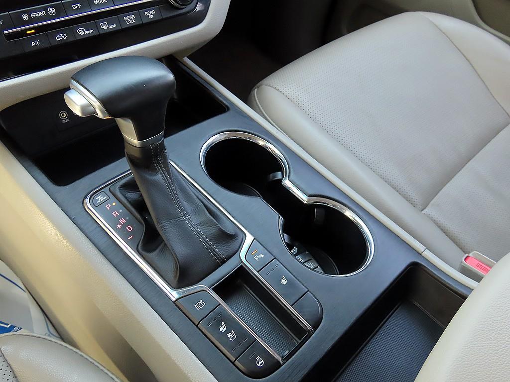KIA Carnival - Vista 11