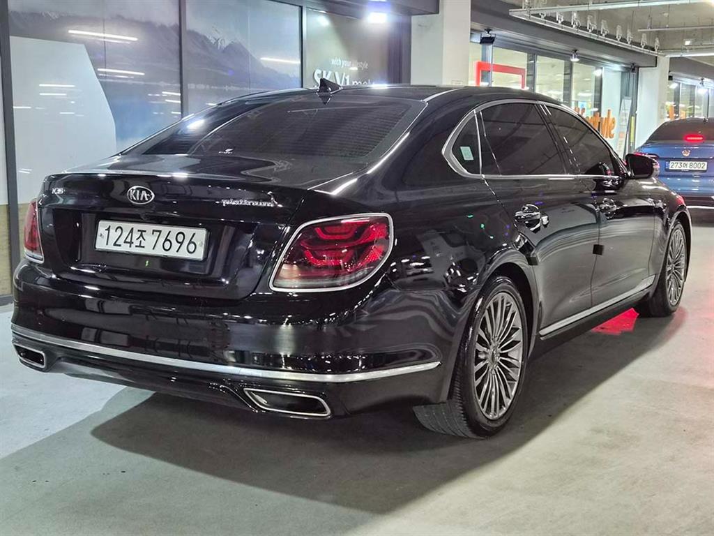 KIA K9 - Vista 4