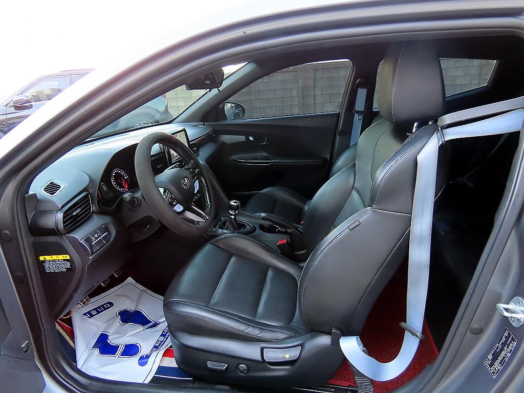 HYUNDAI Veloster - Vista 5