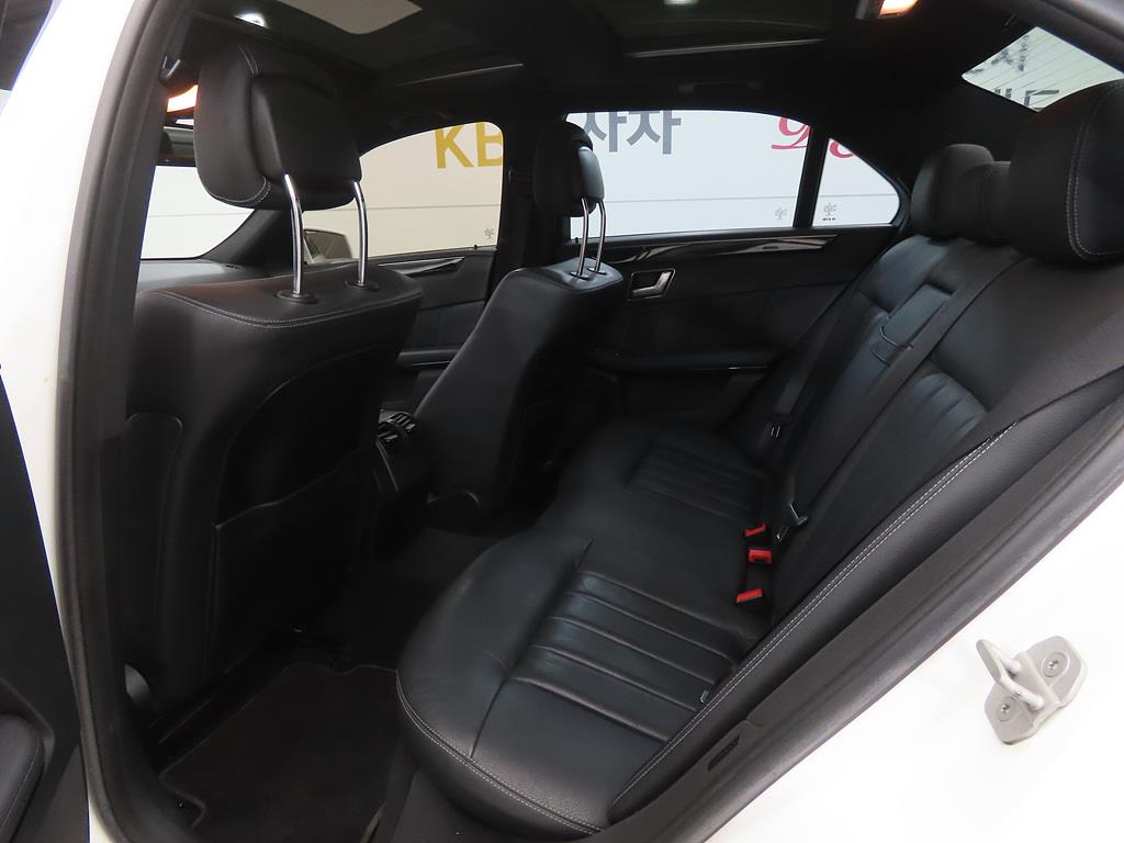 Mercedes Benz E class - Vista 6