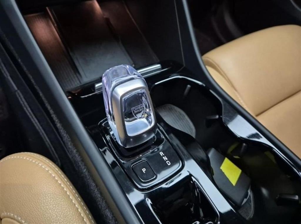 Volvo XC40 - Vista 8
