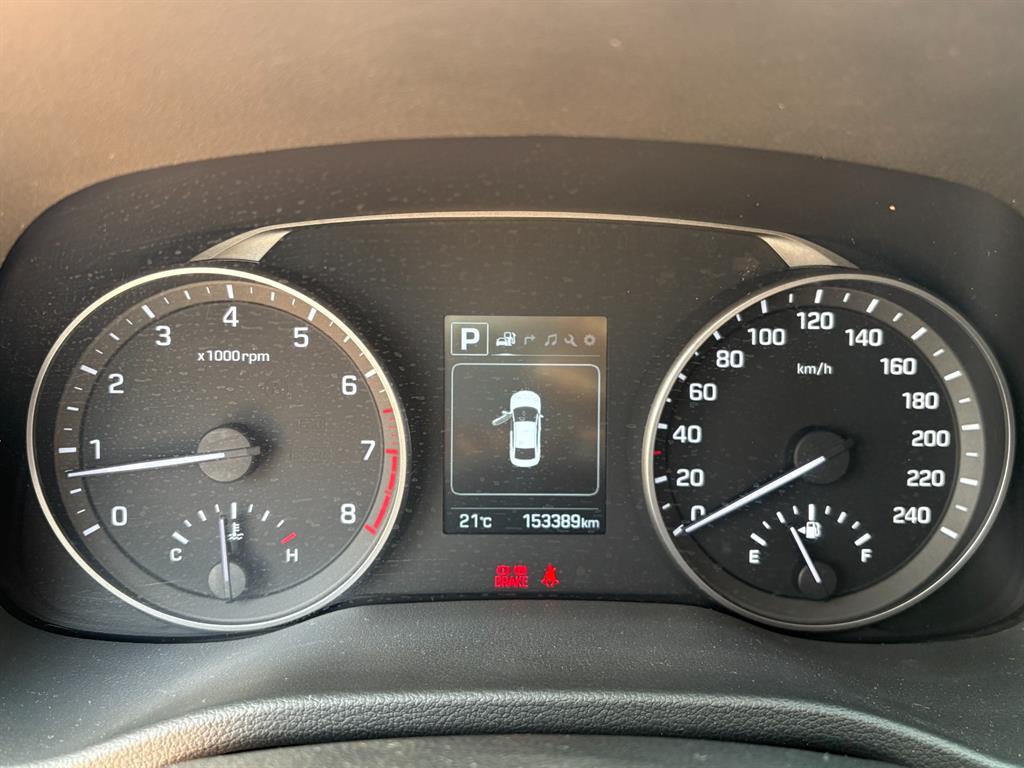 HYUNDAI Avante - Vista 6