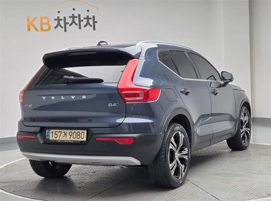 Volvo XC40 - Vista 4