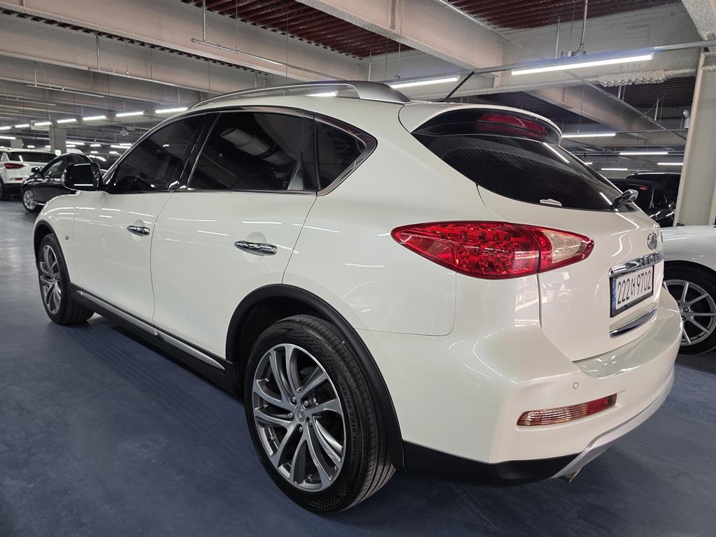 Infiniti QX - Vista 6