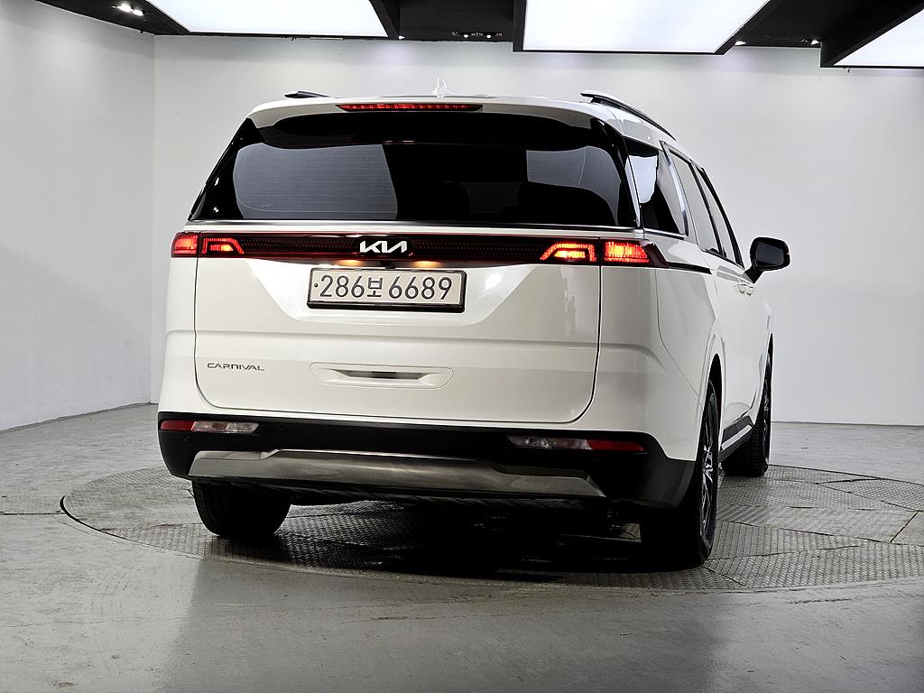 KIA Carnival - Vista 3