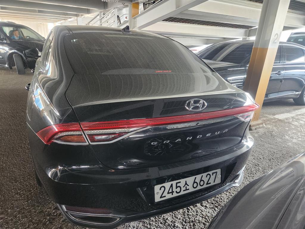 HYUNDAI Grandeur - Vista 2