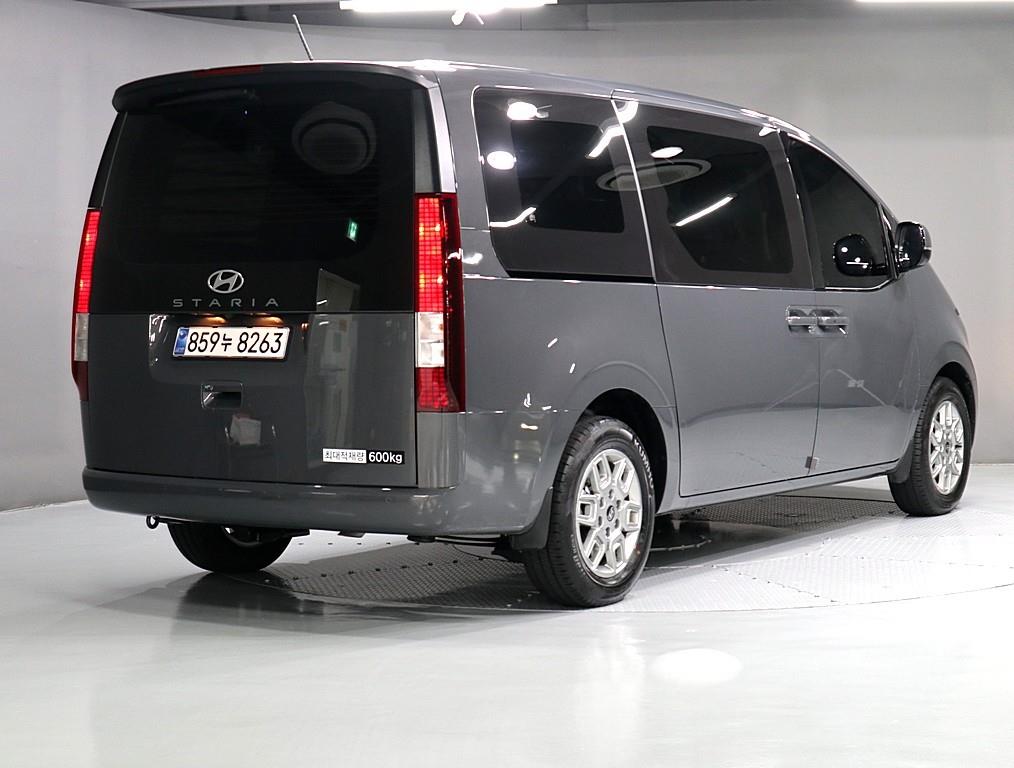 HYUNDAI Staria - Vista 3