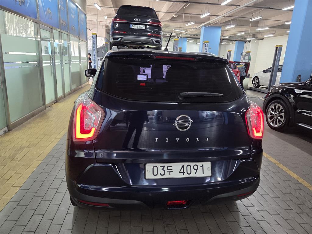 Ssangyong Tivoli - Vista 2