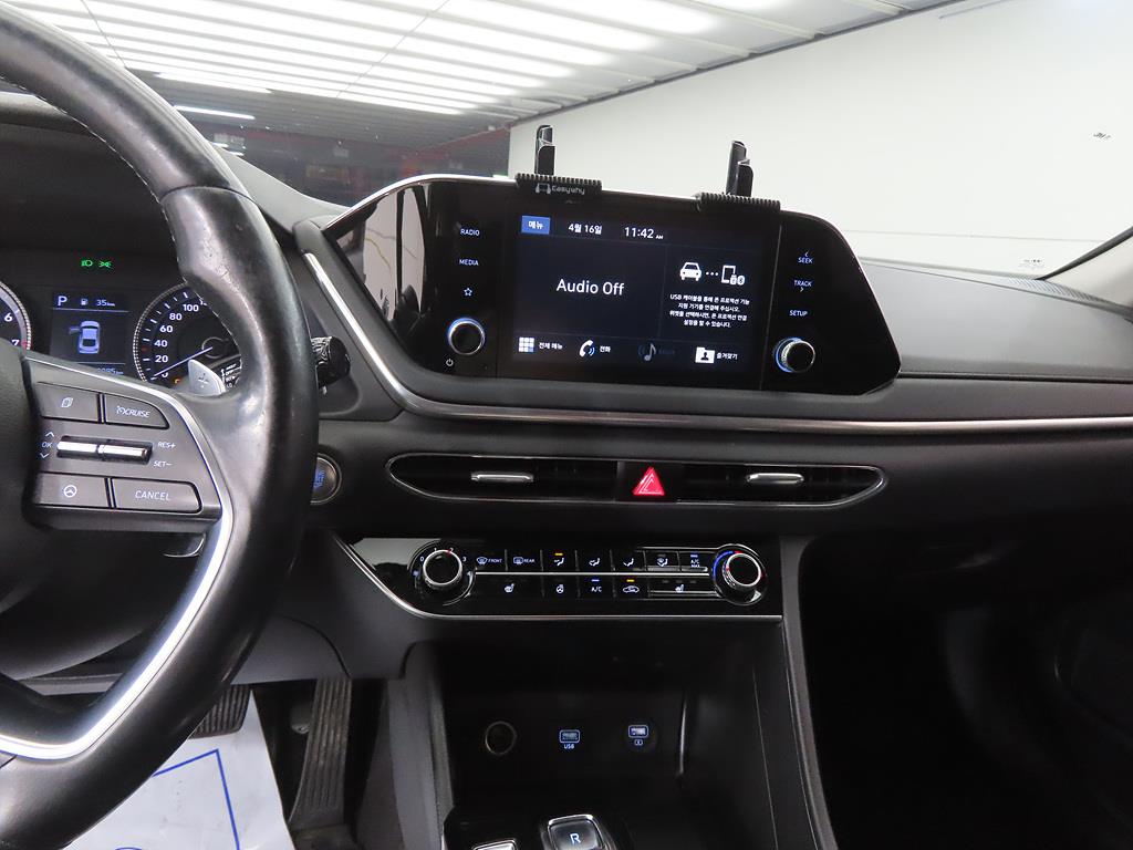 HYUNDAI Sonata - Vista 10