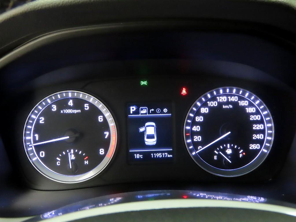 HYUNDAI Sonata - Vista 6