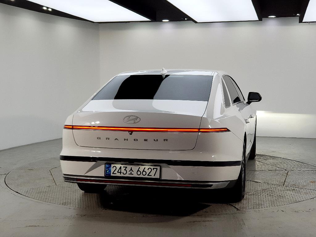 HYUNDAI Grandeur - Vista 3