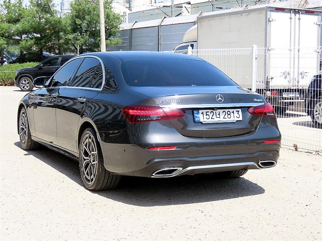 Mercedes Benz E class - Vista 3