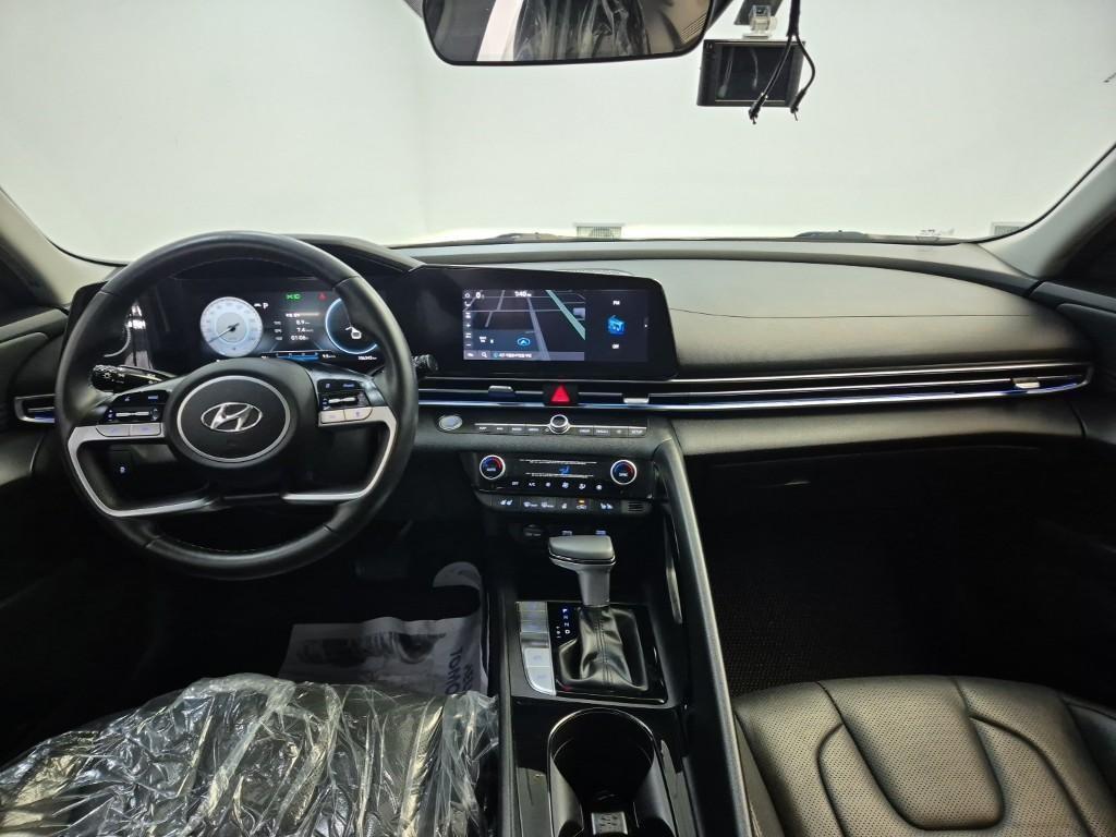 HYUNDAI Avante - Vista 7