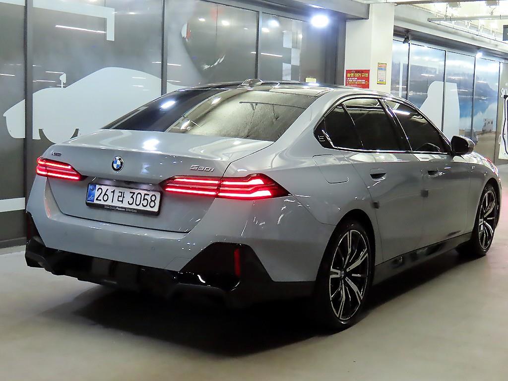 BMW 5 Series - Vista 4