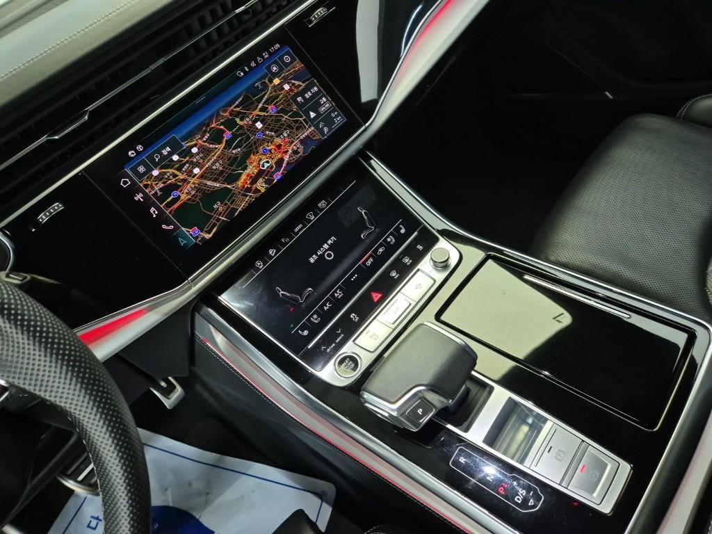 Audi Q8 - Vista 10
