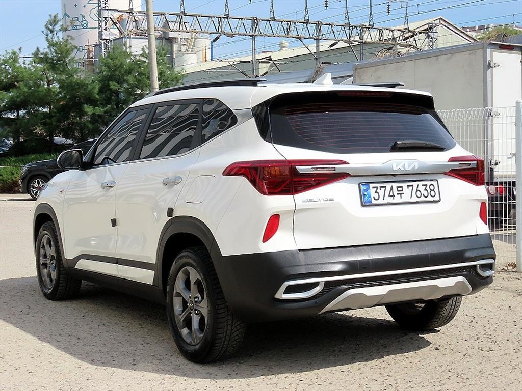 KIA Seltos - Vista 3