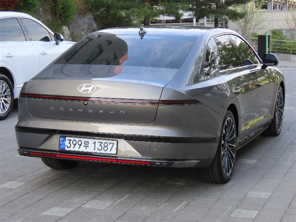 HYUNDAI Grandeur - Vista 5