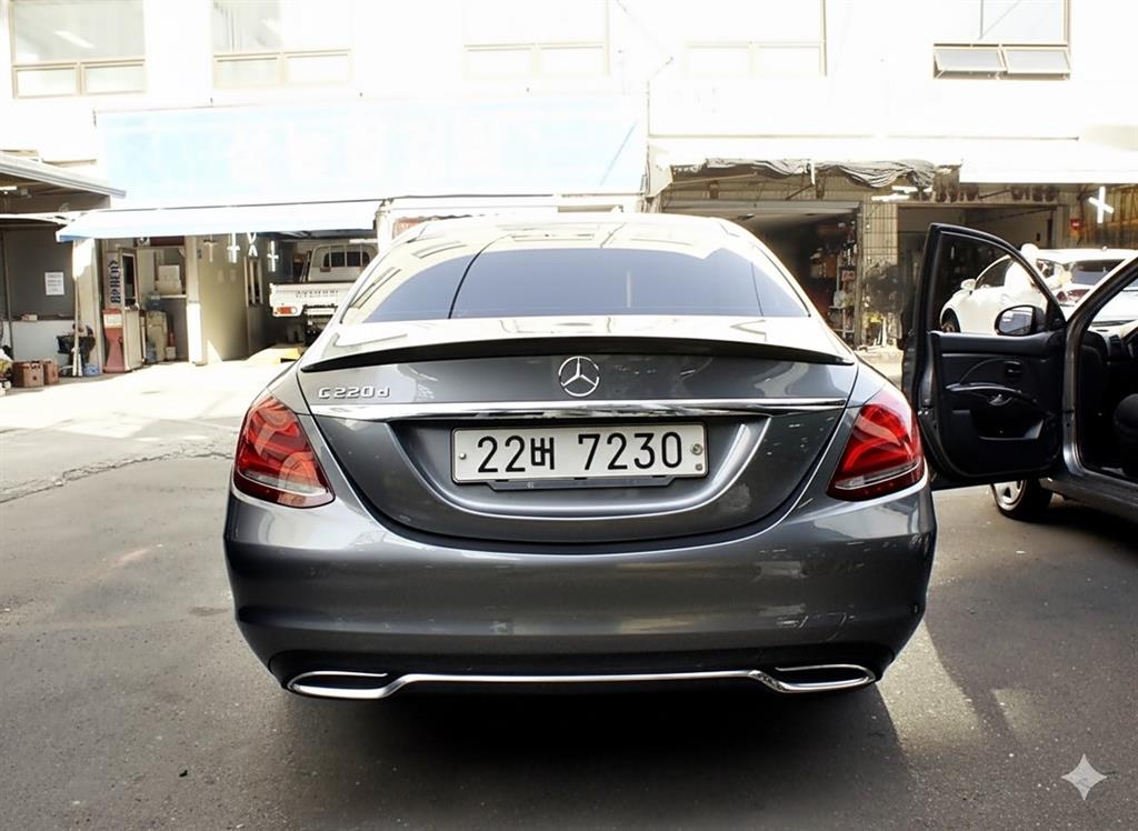 Mercedes Benz C Class - Vista 4