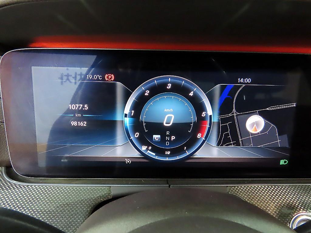 Mercedes Benz CLS Class - Vista 8
