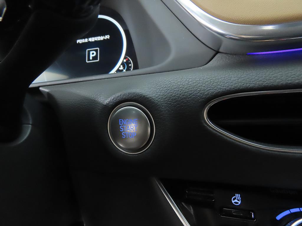 HYUNDAI Sonata - Vista 12