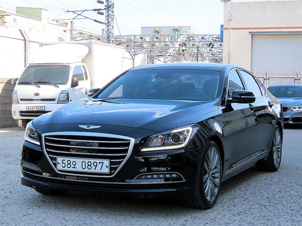 HYUNDAI Genesis - Vista 2