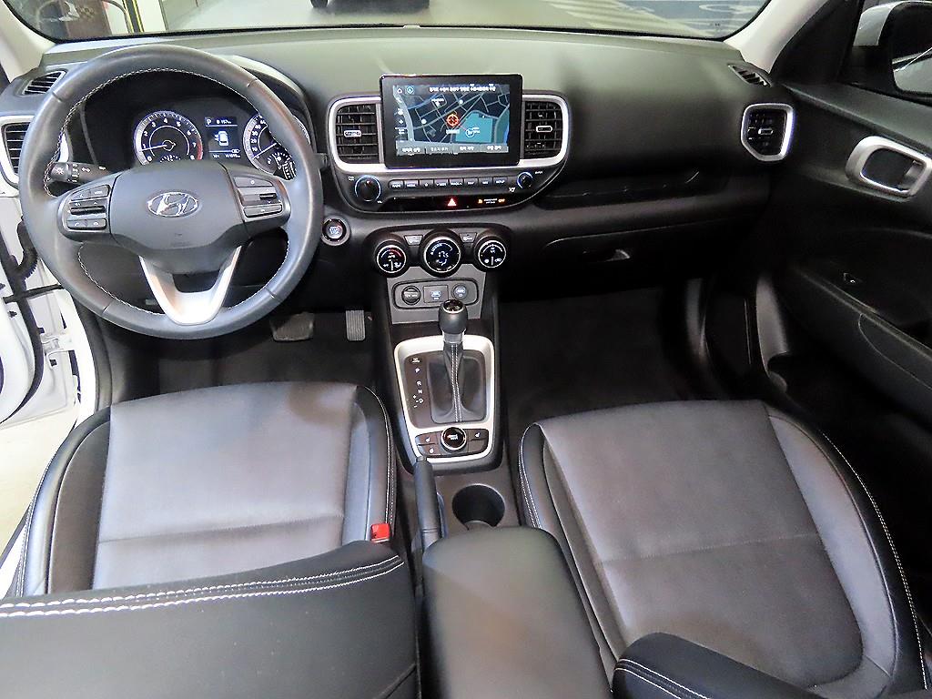 HYUNDAI Venue - Vista 10