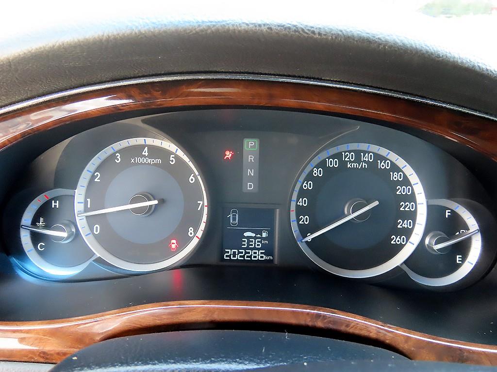 HYUNDAI Genesis - Vista 9