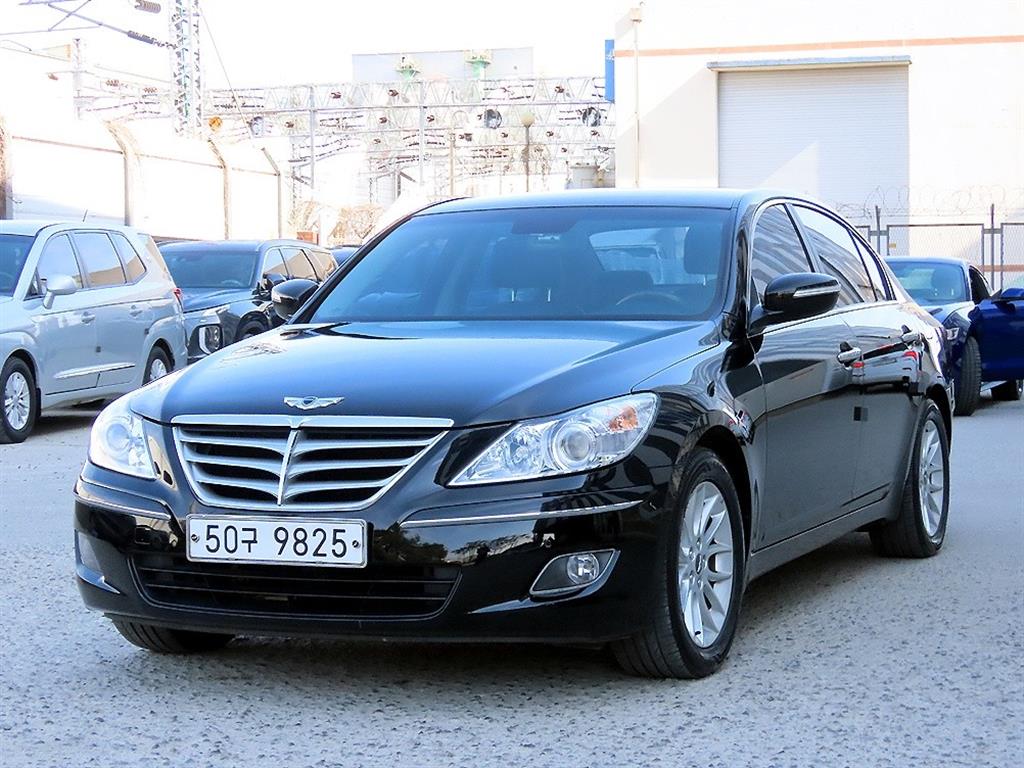 HYUNDAI Genesis - Vista 2