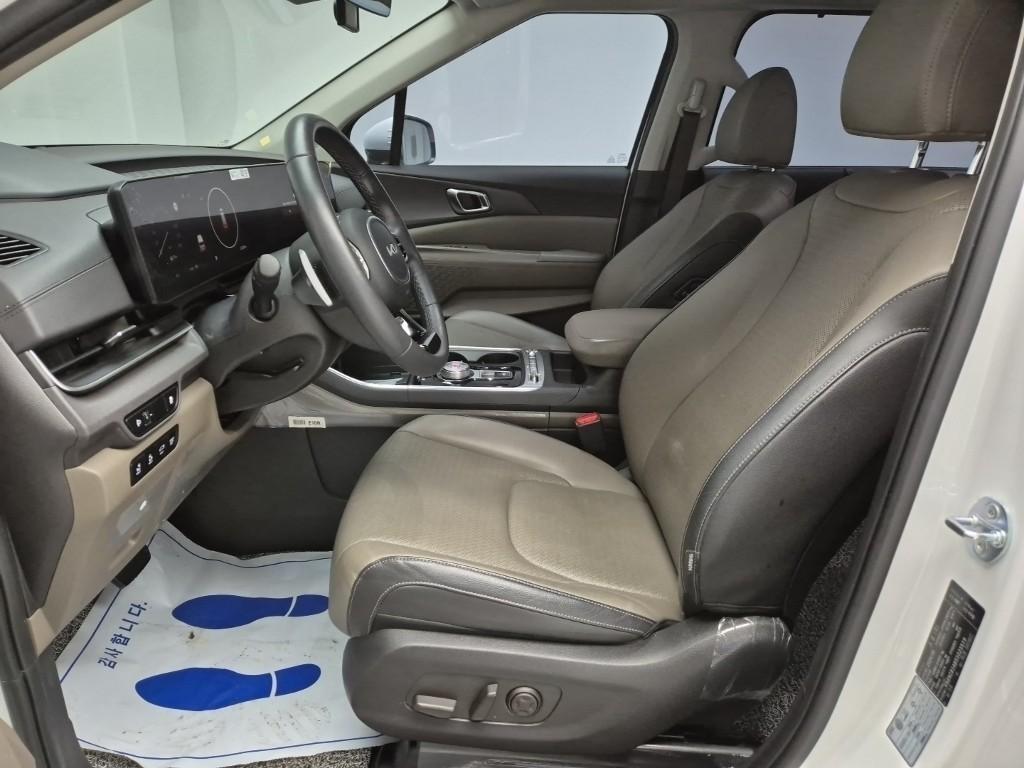 KIA Carnival - Vista 11
