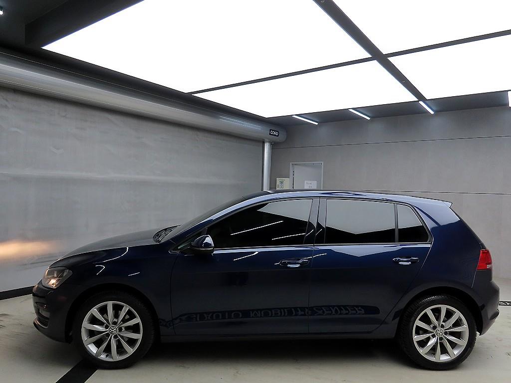 Volkswagen Golf - Vista 4