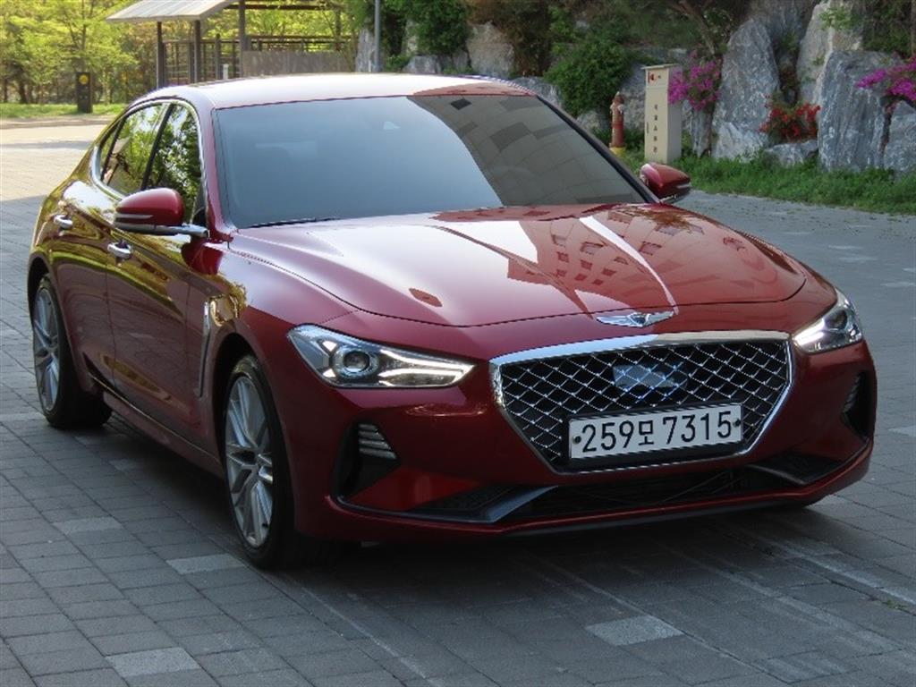 Genesis G70 - Vista 3