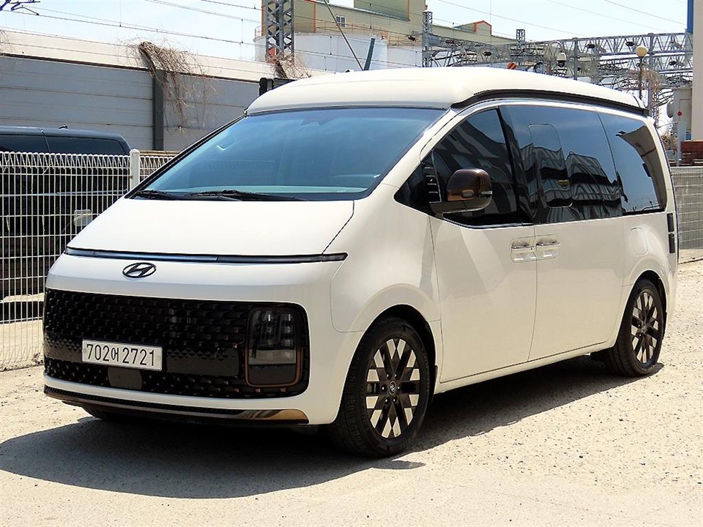 HYUNDAI Staria - Vista 2