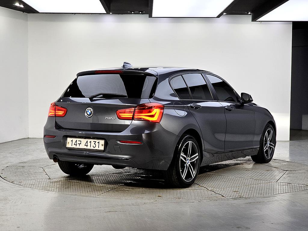 BMW 1 series - Vista 4