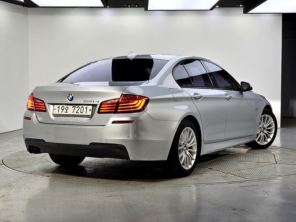 BMW 5 Series - Vista 4