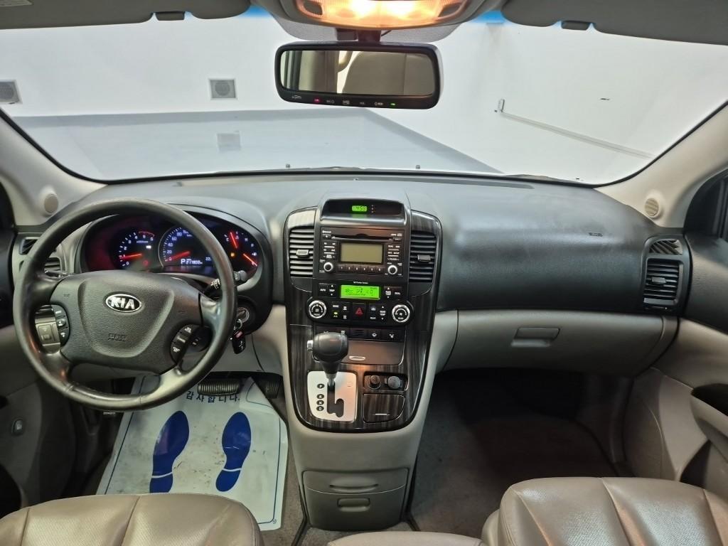 KIA Carnival - Vista 7