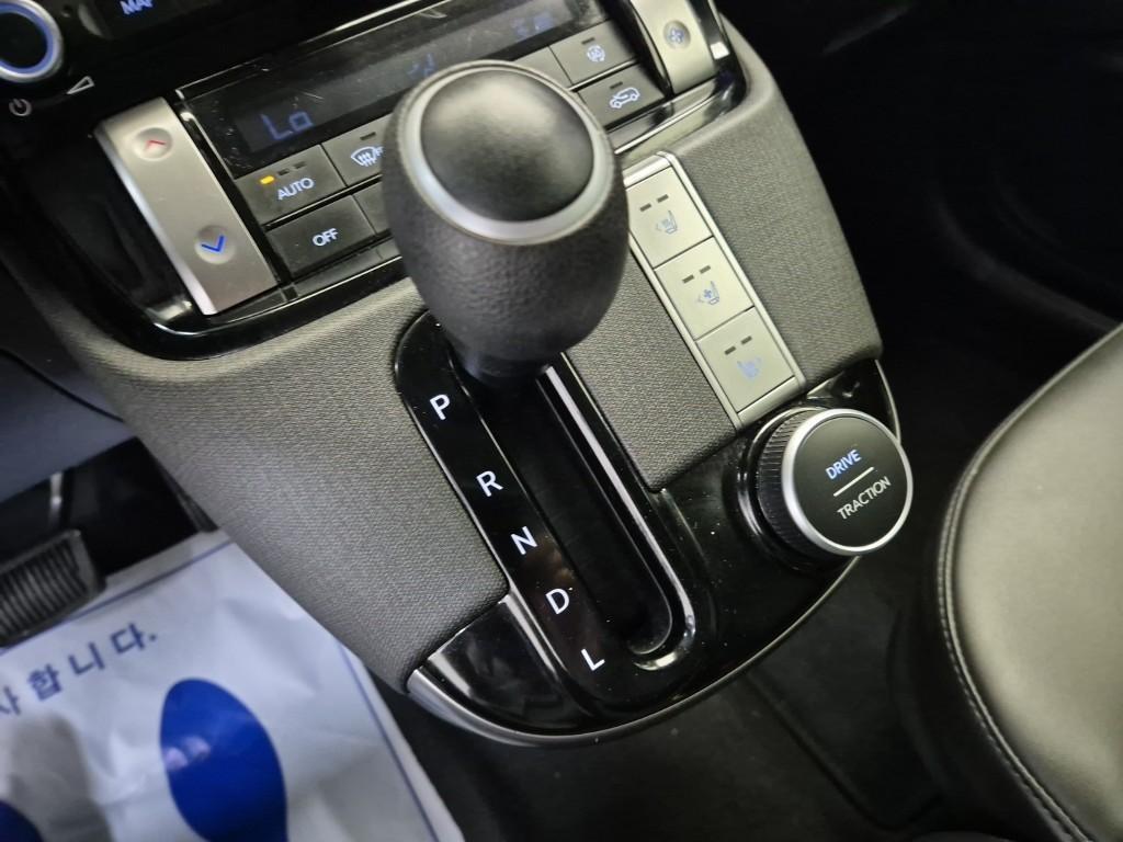 HYUNDAI Casper - Vista 8